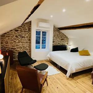Maison d'hôtes Les Roches D'yzeron, Yzeron